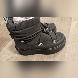 Inuikii Women's Black Technical Platform Boots